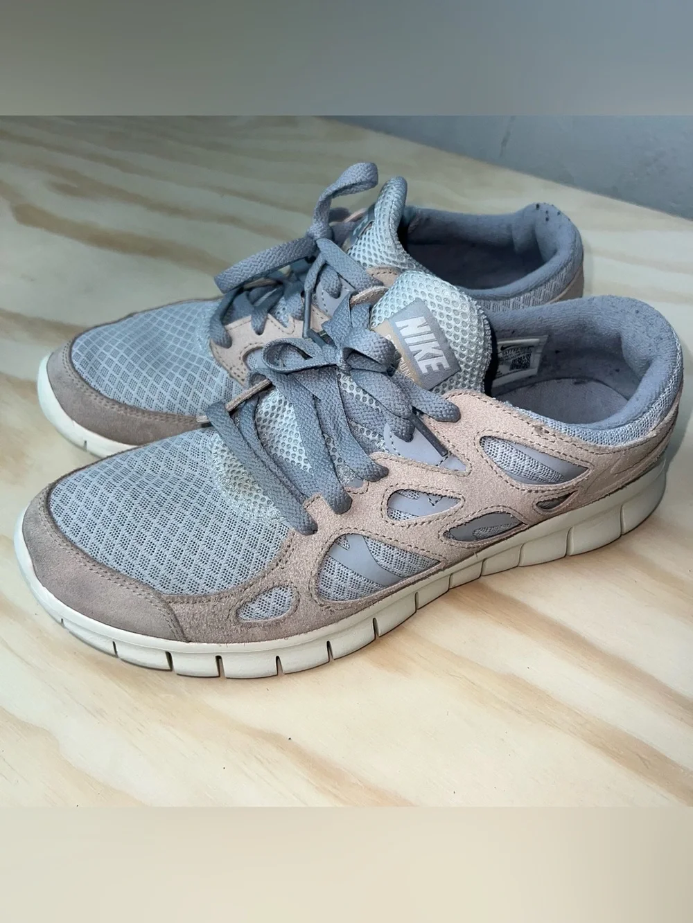 Nike Free Run 2 Mens Size US 10 Wolf Grey Fossil Stone 537732-013
